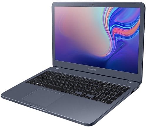 O Notebook Samsung Expert GfX X40 NP350XBE-XD1BR possui processador Intel Core i5 (8265U) de 1.6 GHz a 3.9 GHz e 6MB cache, 8GB de memória RAM (DDR4 - 4 GB integrados x 1 + 4 GB x 1 - sendo 1 SODIMM), HD de 1 TB (5.400 RPM), Tela LED HD de antirreflexiva e resolução máxima de 1366 x 768, Placa de Vídeo integrada Intel UHD Graphics 620 e NVIDIA Geforce MX110 com 2GB de memória dedicada (GDDR5), Conexões USB e HDMI, Wi-Fi 802.11 b/g/n/ac, Webcam, Não possui Drive de DVD, Bateria de 43Wh, Peso aproximado de 1,95kg e Windows 10 64 bits.