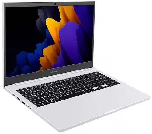 O Notebook Samsung Book NP550XDA-XH1BR possui processador Intel Core i5 (1135G7) de 2.40 GHz a 4.20 GHz e 8 MB cache, memória de 8 GB DDR4 sendo expansível até 32GB, SSD de 256GB PCIe NVMe M.2, Tela de 15,6" Full HD com resolução máxima de 1920x1080 pixels, Placa de Vídeo Intel® Iris® Xe Graphics, Placa de Vídeo NVIDIA® GeForce® MX450 com memória dedicada VRAM de 2GB GDDR5, Conexões USB e HDMI, placa de rede wireless, bluetooth v5.0, Não possui Drive de DVD, Bateria de 3 células (43Wh), Peso aproximado de 1,84Kg e Sistema Operacional Windows® 10 Home de 64 bits.