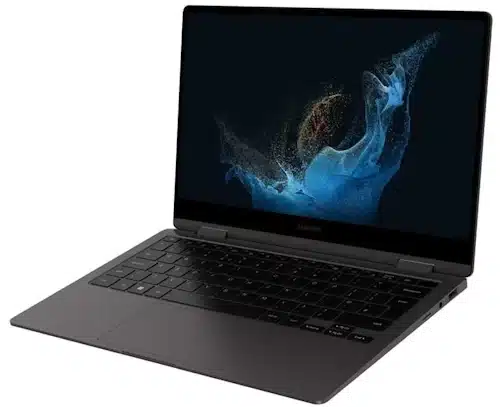 O Notebook Samsung Galaxy Book2 360 NP730QED-KF2BR possui processador Intel Core i5 (1235U) de 1.3 GHz a 4.40 GHz e 12 MB cache, memória de 16 GB DDR4, SSD de 512GB NVMe, Tela de 13,3" antirreflexiva Full HD com resolução máxima de 1920 x 1080 pixels, Placa de Vídeo Intel® Iris® Xe Graphics, Conexões USB e HDMI, placa de rede wireless, bluetooth v5.1, Não possui Drive de DVD, Bateria de 61,1Wh, Peso aproximado de 1,16Kg e Sistema Operacional Windows® 11.